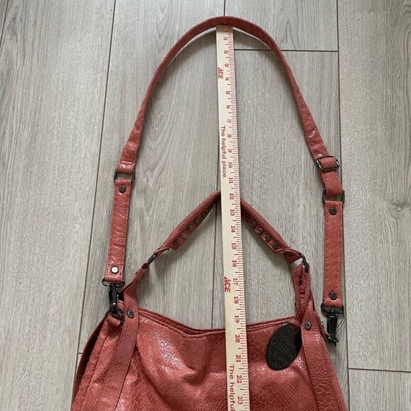 Kenneth Cole Reaction Faux Leather Crossbody Bag Snake Embossed Studded Orange - Picture 9 of 12